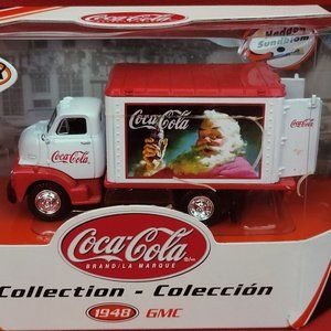 Coca Cola Matchbox 96963 1948 GMC Haddon Sundblom